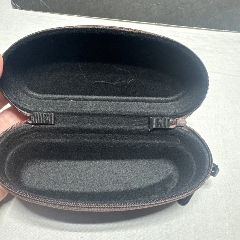 MAUI JIM Sunglasses Zippered Hard Clam Shell Sport Case Brown w/ Carabiner Clip